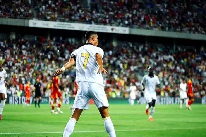 亚博体育官网包含锐不可当首场状态出色，DWG观众沸腾！，C罗重返赛场再创辉煌时刻的词条