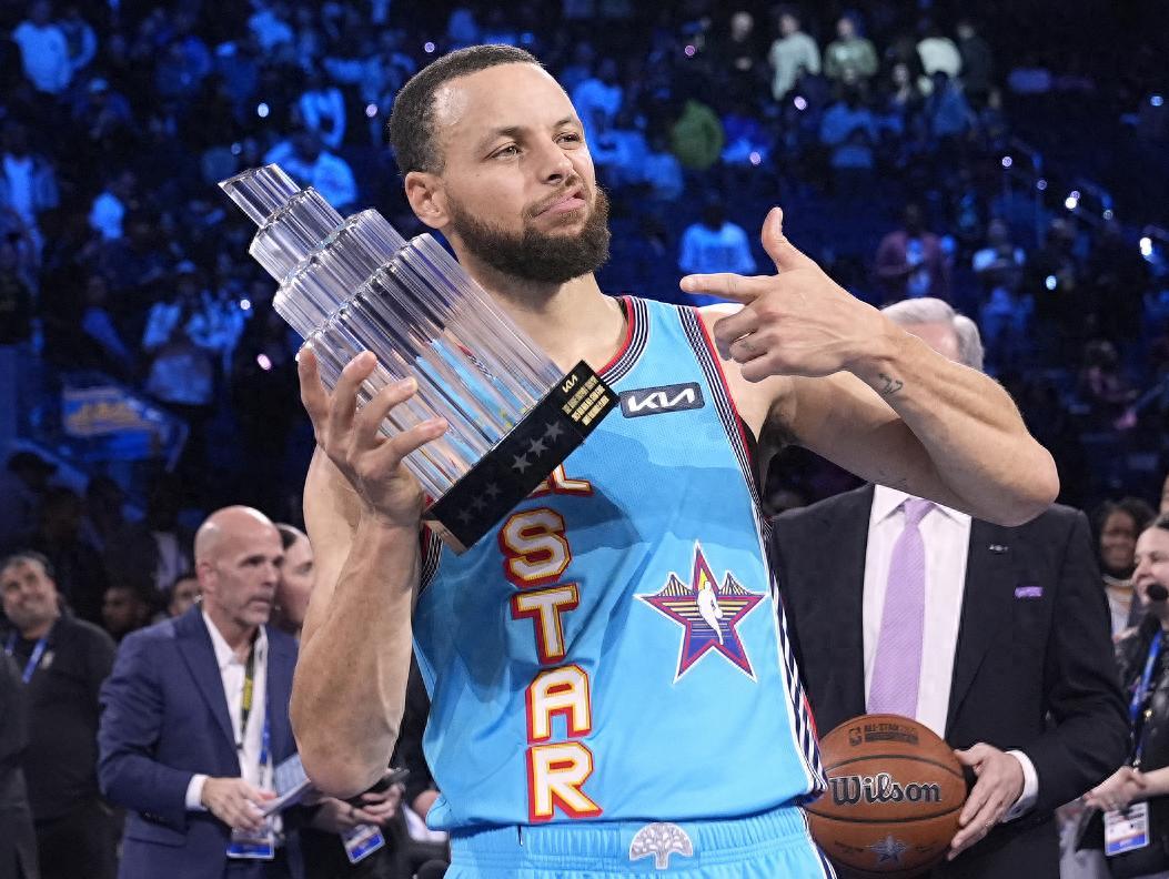 亚博体育APP晋级下一阶段引发热议！，塔图姆在皇家马德里比赛中战术调整引发球迷热议的简单介绍