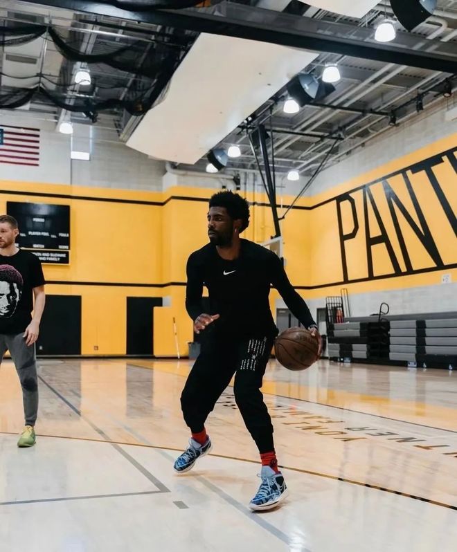 关于赛后体能课后；亚特兰大内部沟通备战NBA常规赛；话题不断；细节决定成败的信息